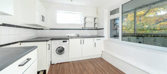 3 bedrooms Apartment in Beckenham, United Kingdom No. 971 4