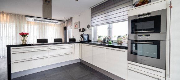 Коммерческая недвижимость с 5 спальнями в Хайнсберг, Германия № 354801 10