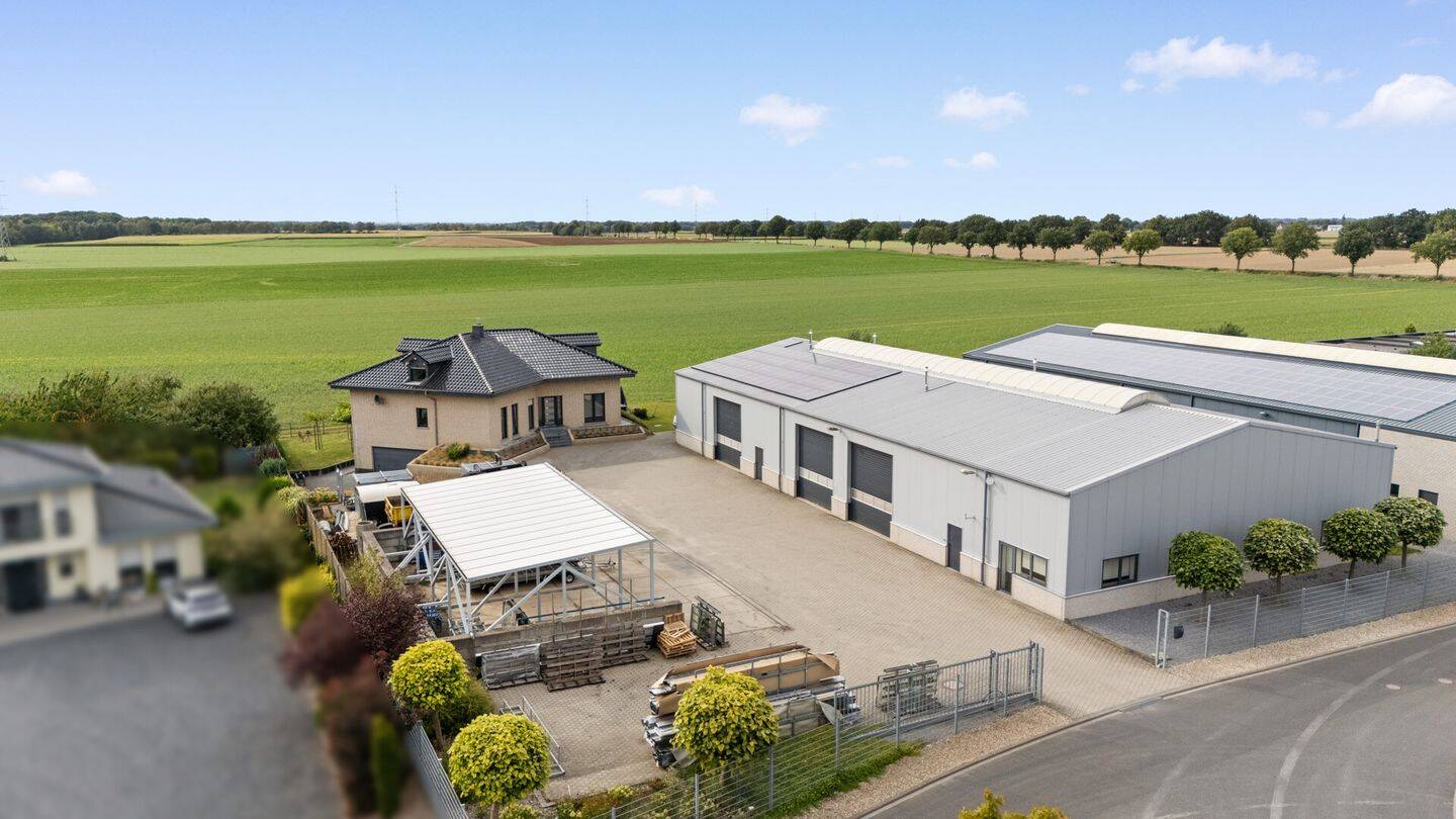 Коммерческая недвижимость с 5 спальнями в Хайнсберг, Германия № 354801