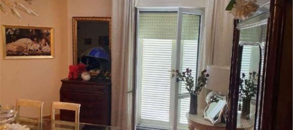 6-salle Appartement à Ottaviano, Italy No. 10284 17