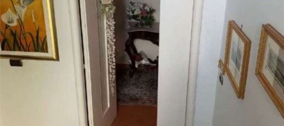 6-salle Appartement à Ottaviano, Italy No. 10284 14