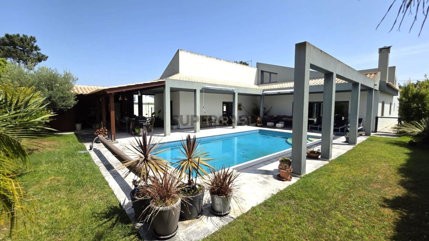 4 bedrooms House in Corroios, Portugal No. 226899