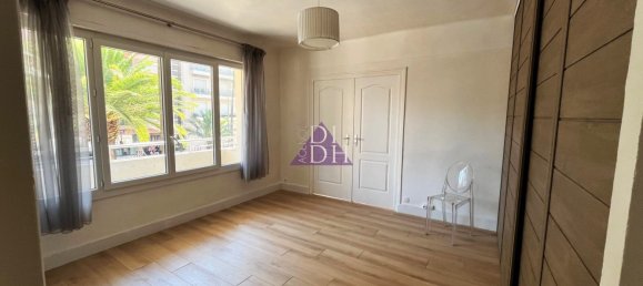 1 bedroom Apartment in Hyeres, France No. 349883 2