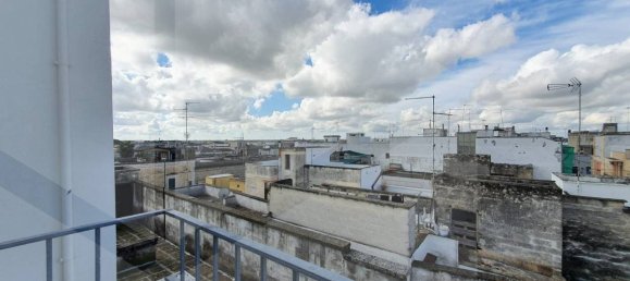 4غرفة شقة في Novoli, Italy رقم 27941 27