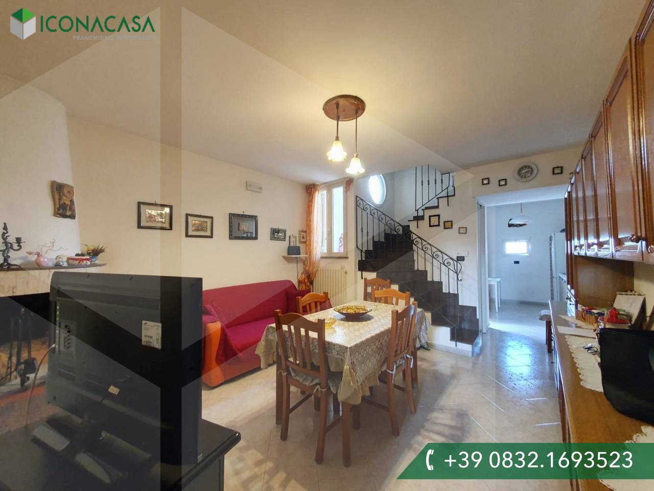 4غرفة شقة في Novoli, Italy رقم 27941