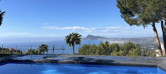 5 bedrooms Villa in Altea, Spain No. 171493 2