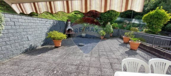 3 bedrooms House in Endine Gaiano, Italy No. 323025 7