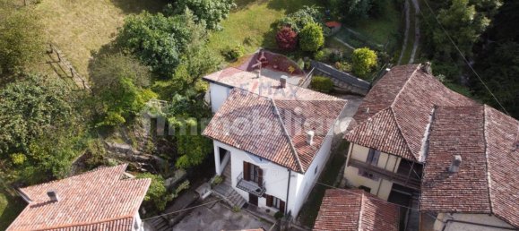 3 bedrooms House in Endine Gaiano, Italy No. 323025 5