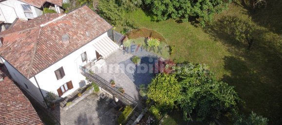 3 bedrooms House in Endine Gaiano, Italy No. 323025 4