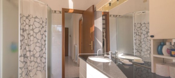 2 Schlafzimmer Wohnung in Ceriale, Italy, Nr. 376002 17