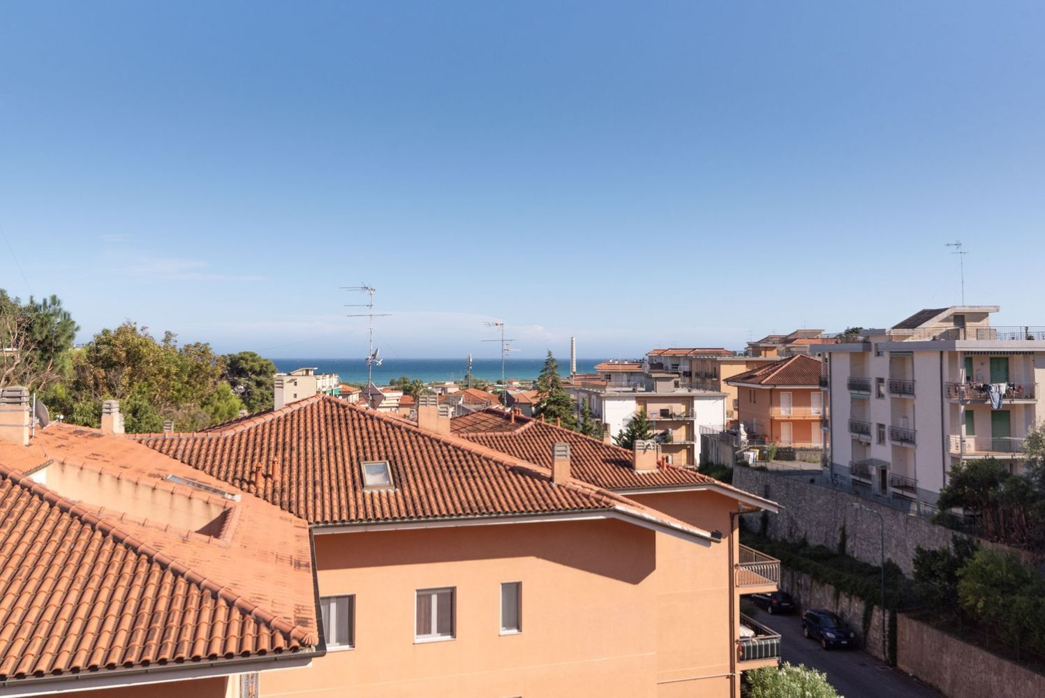 2 Schlafzimmer Wohnung in Ceriale, Italy, Nr. 376002