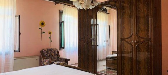 6 bedrooms Villa in Villa Estense, Italy No. 111990 14