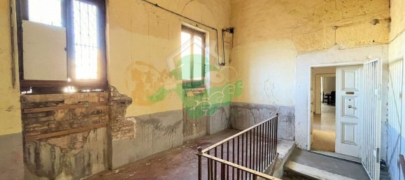 10 rooms Apartment in Foggia, Italy No. 199003 3