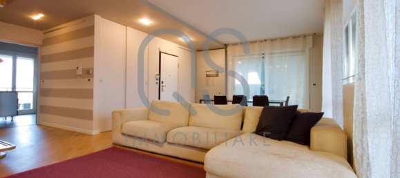 3 bedrooms Penthouse in Turin, Italy No. 293639 4