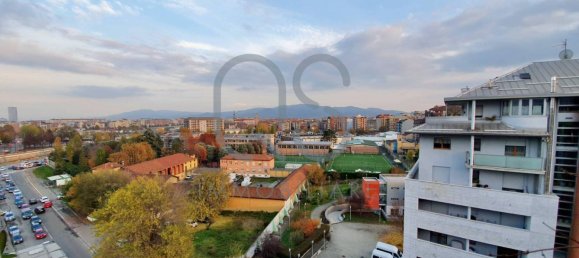 3 bedrooms Penthouse in Turin, Italy No. 293639 23