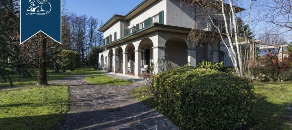 5 bedrooms Villa in Capannori, Italy No. 329297 3