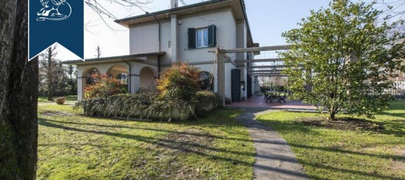 5 bedrooms Villa in Capannori, Italy No. 329297 10