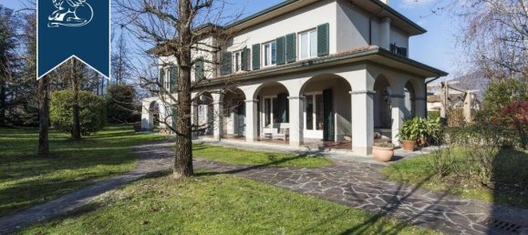 5 bedrooms Villa in Capannori, Italy No. 329297 2