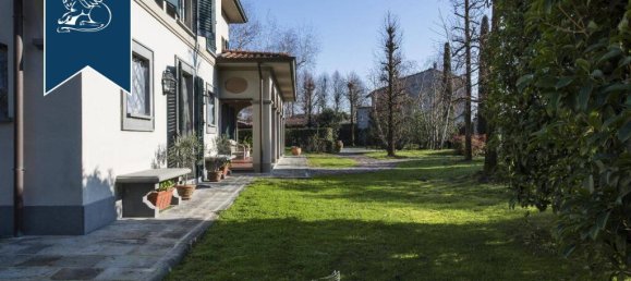 5 bedrooms Villa in Capannori, Italy No. 329297 11