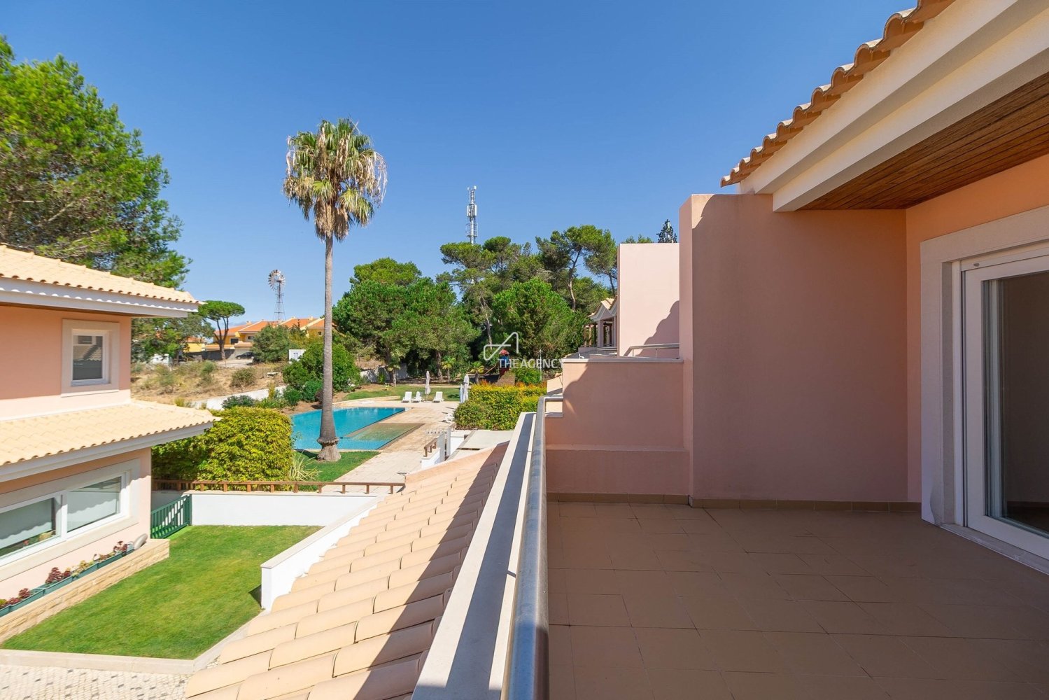 4 bedrooms Villa in Cascais, Portugal No. 344599