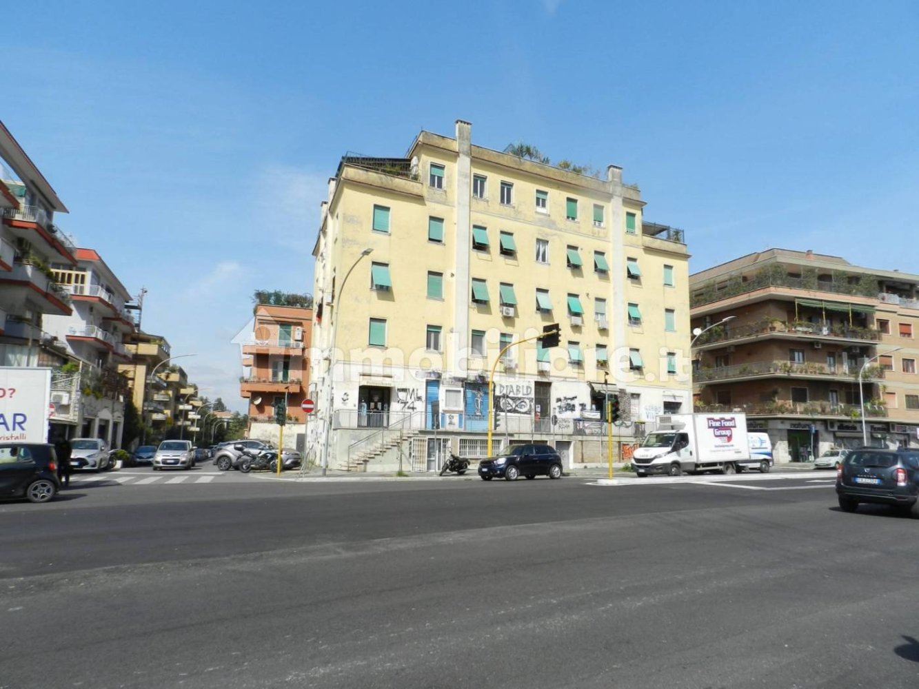 1 room Commercial property in Rome, Italy No. 192858