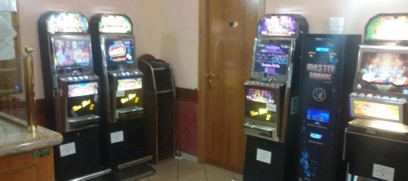  عقار تجاري في Lucca, Italy 60متر مربع رقم 25681 3