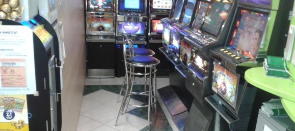  عقار تجاري في Lucca, Italy 60متر مربع رقم 25681 2