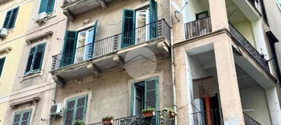 5 rooms Apartment in Palermo, Italy No. 140008 2