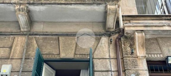 5 rooms Apartment in Palermo, Italy No. 140008 3