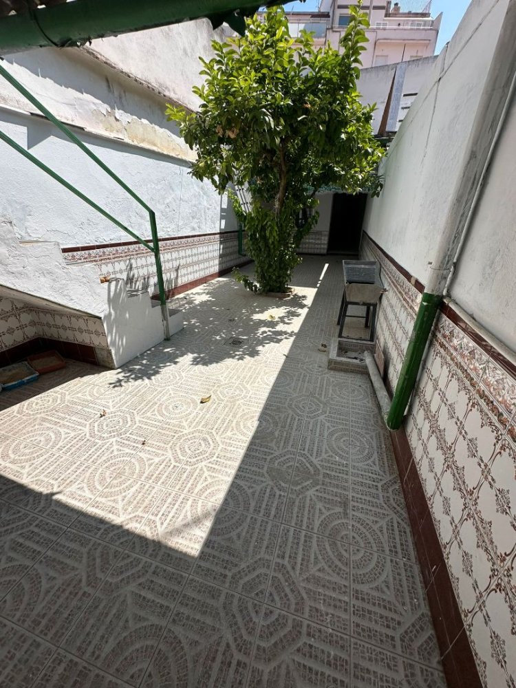 Casa de 4 dormitorios en Don Benito, Spain No. 177495