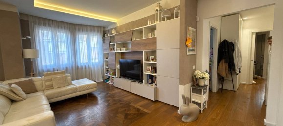 Квартира с 5 комнатами в Альба, Италия № 290846 2