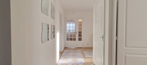 5 bedrooms House in Gien, France No. 210585 9