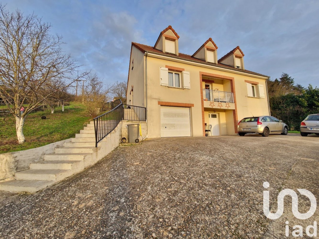 5 bedrooms House in Gien, France No. 210585