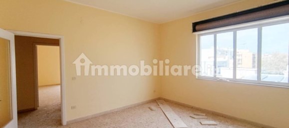 2 Schlafzimmer Wohnung in Augusta, Italy, Nr. 49000 9