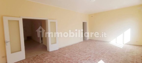 2 Schlafzimmer Wohnung in Augusta, Italy, Nr. 49000 26