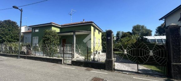2 bedrooms Villa in Trezzo sull'Adda, Italy No. 314120 10