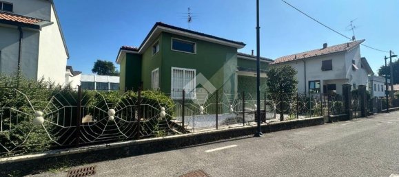 2 bedrooms Villa in Trezzo sull'Adda, Italy No. 314120 9
