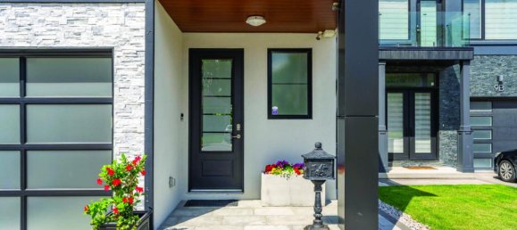 4 bedrooms House in Mississauga, Canada No. 352 2