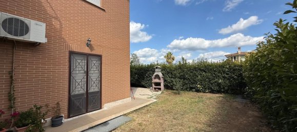 3 rooms Apartment in Mentana, Italy No. 279998 12