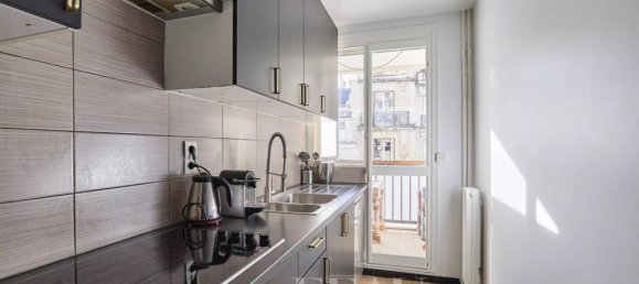 2 bedrooms Apartment in Paris, France No. 149223 4