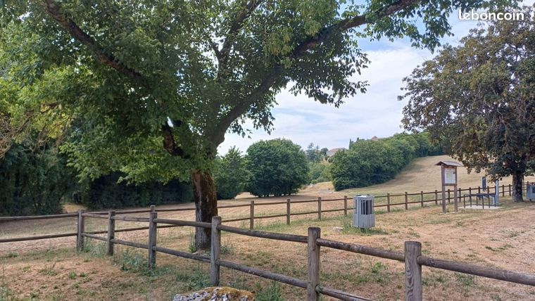 Grundstück in Touvre, France 322m², Nr. 310901