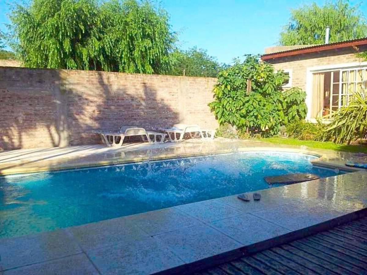 3 bedrooms House in Marcos Paz, Argentina No. 3893