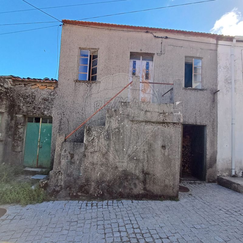 3 bedrooms House in Seia, Portugal No. 25867