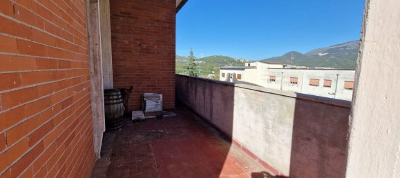 4 rooms Apartment in Isernia, Italy No. 29119 2