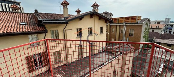 Квартира с 3 спальнями в Комо, Италия № 314143 19