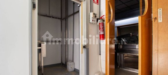 2 rooms Commercial property in Usmate Velate, Italy No. 312193 11