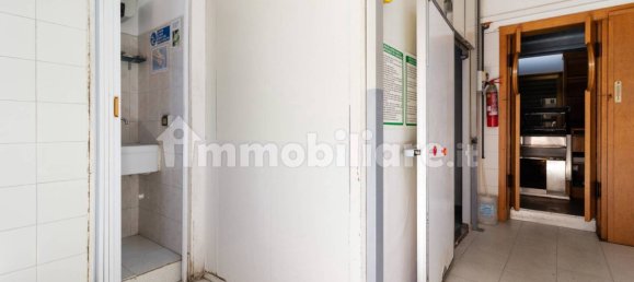 2 rooms Commercial property in Usmate Velate, Italy No. 312193 15
