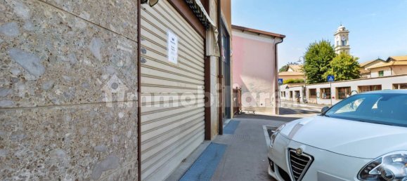 2 rooms Commercial property in Usmate Velate, Italy No. 312193 26