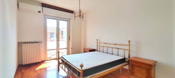 2 bedrooms Apartment in Milan, Italy No. 338747 5