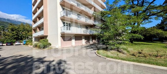 3 Schlafzimmer Wohnung in Echirolles, France, Nr. 201994 9